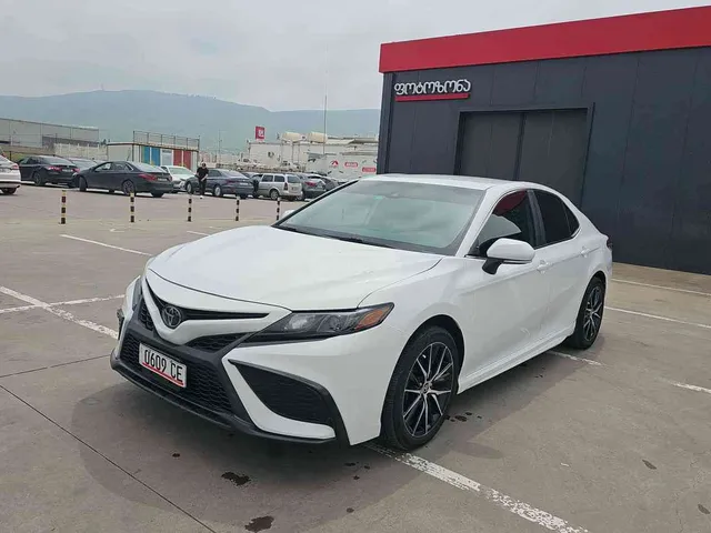 Toyota Toyota Camry — миниатюра 1