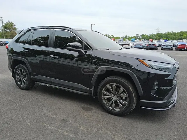 Toyota Limited — миниатюра 1