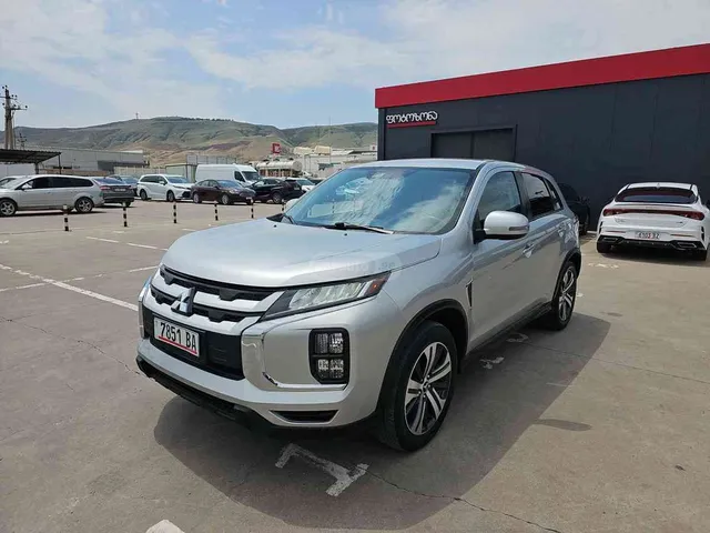 Mitsubishi Mitsubishi Outlander — миниатюра 1