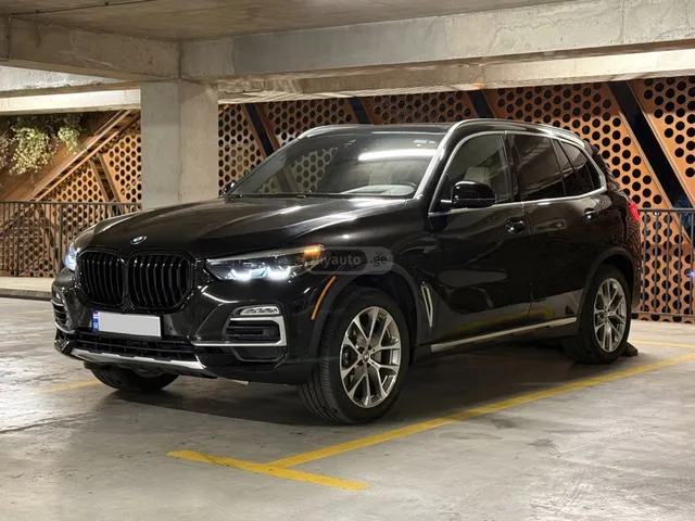 BMW xDrive40i 4dr All-Wheel Drive — миниатюра 1