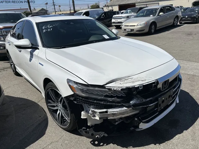 Honda Touring 2.0T 4dr Sedan Automat — миниатюра 1