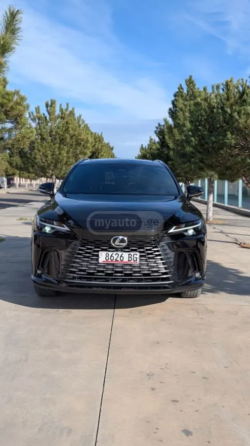 Lexus Premium Plus 4dr Front-Wheel D — миниатюра 1