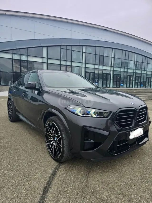 BMW xDrive40i 4dr All-Wheel Drive — миниатюра 1