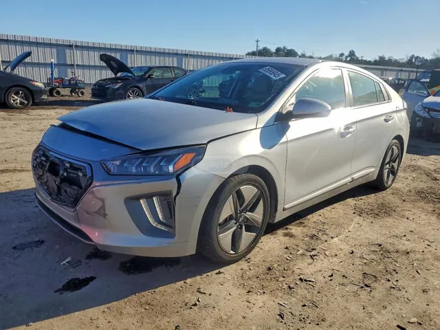 Hyundai IONIQ SEL — миниатюра 1