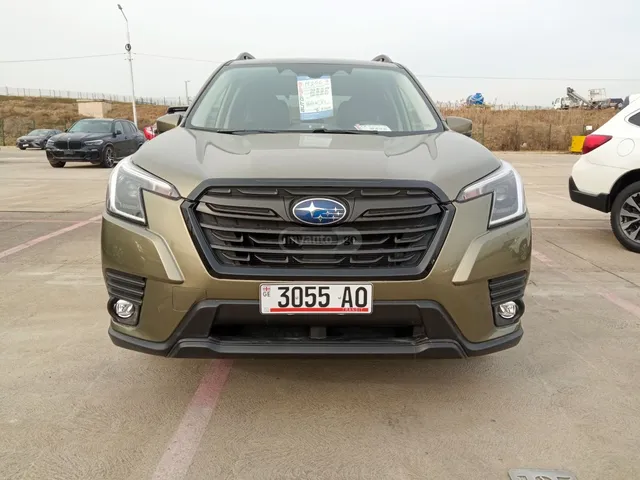 Subaru Premium 4dr All-Wheel Drive CV — миниатюра 1