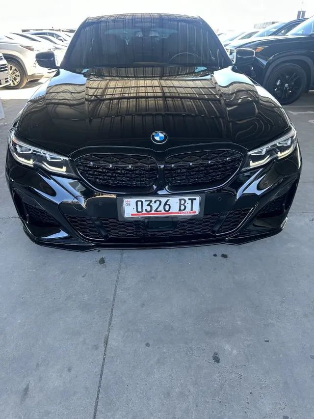 BMW Base 4dr Rear-Wheel Drive Seda — миниатюра 1