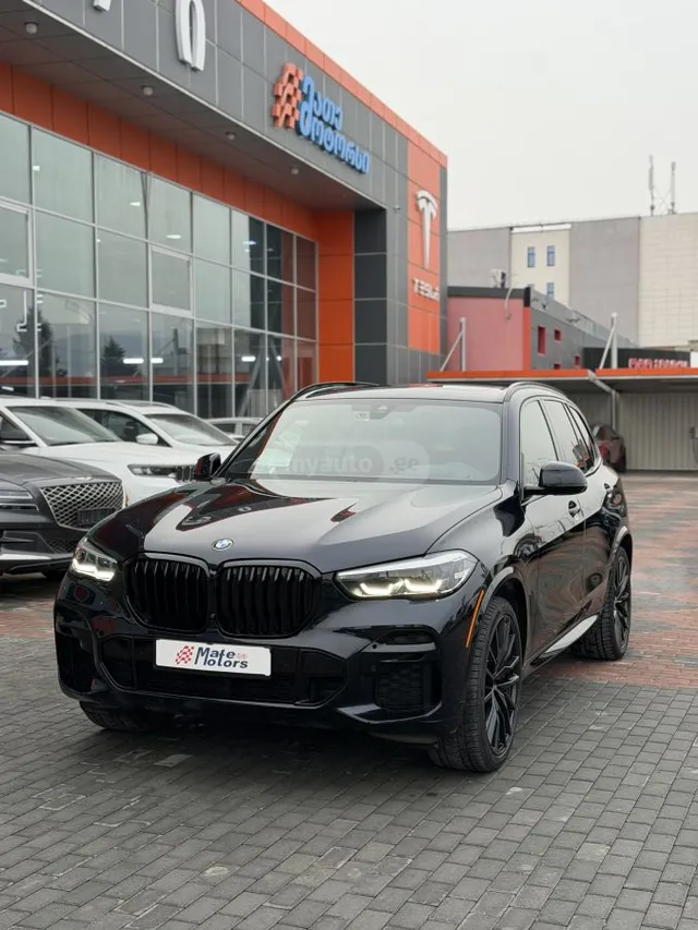 BMW xDrive40i 4dr All-Wheel Drive — миниатюра 1
