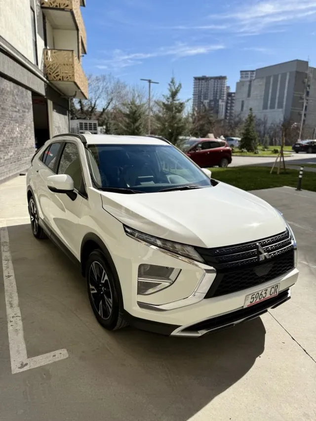 Mitsubishi ПРОХОДНОЙ 03/22 — миниатюра 1