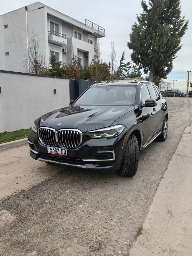 BMW xDrive40i 4dr All-Wheel Drive — миниатюра 1