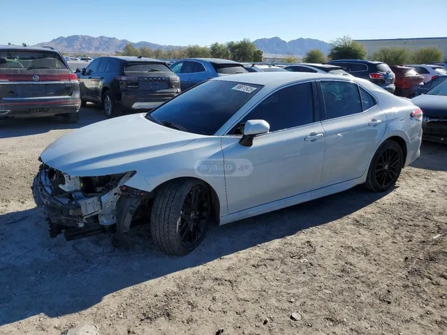 Toyota XSE 4dr Front-Wheel Drive Seda — миниатюра 1