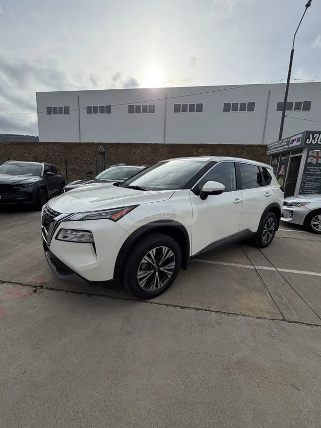 Nissan SV 4dr All-Wheel Drive CVT — миниатюра 1