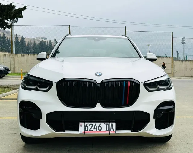 BMW sDrive40i 4dr 4x2 Sports Activ — миниатюра 1