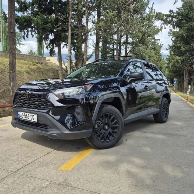 Toyota LE 4dr All-Wheel Drive Automat — миниатюра 1