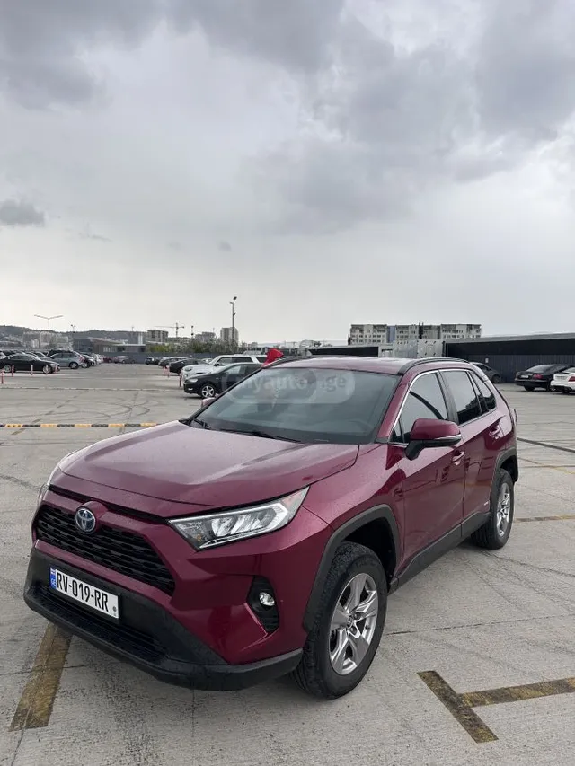 Toyota Adventure 4dr All Wheel Drive — миниатюра 1