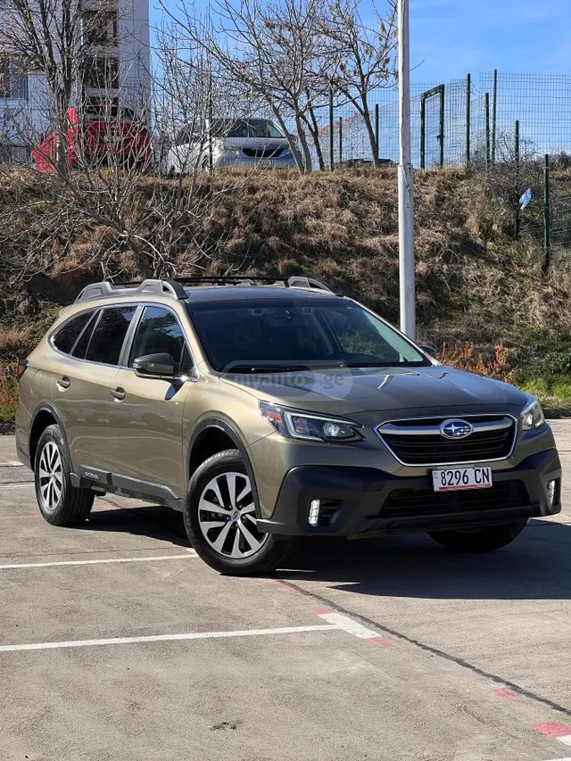 Subaru Premium 4dr All-Wheel Drive CV — миниатюра 1