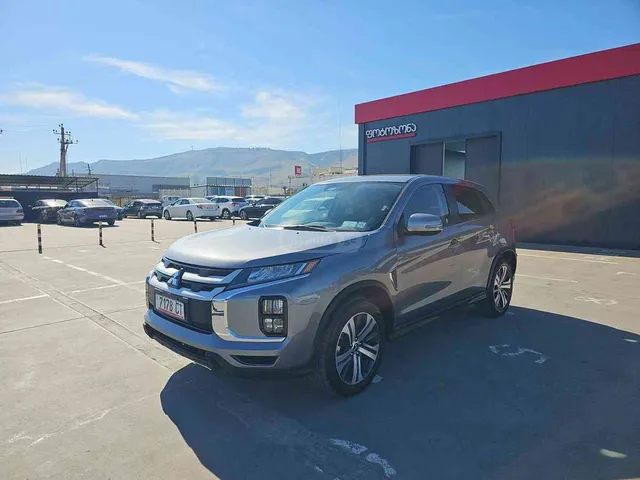 Mitsubishi Mitsubishi Outlander Sport — миниатюра 1