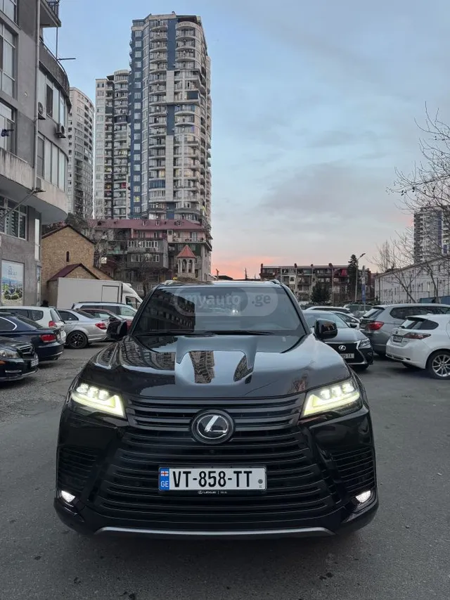 Lexus Luxury 4dr 4x4 Automatic — миниатюра 1