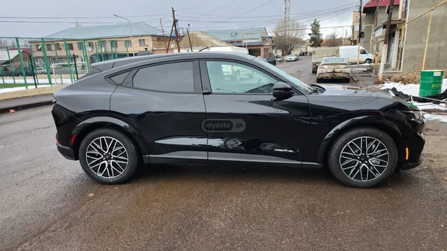 Ford Premium — миниатюра 1