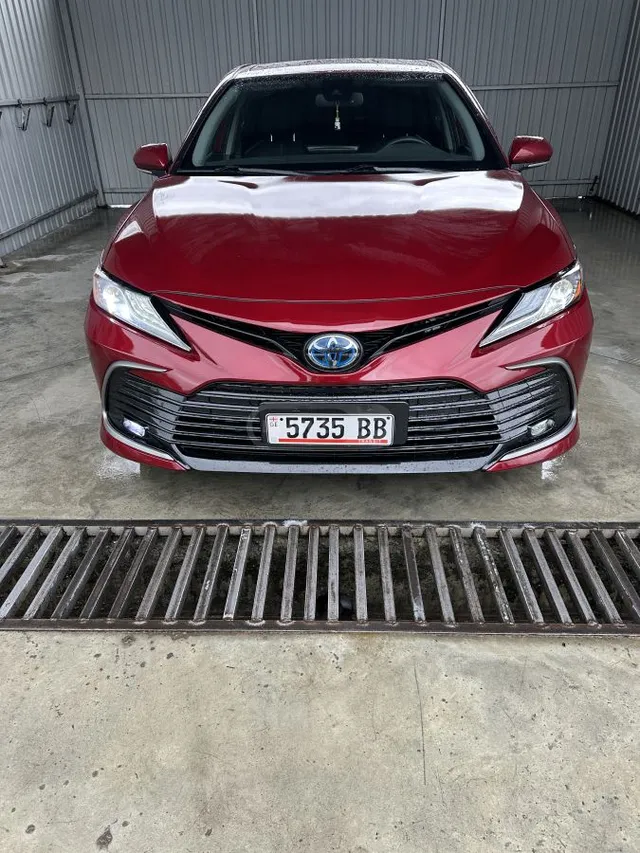 Toyota XLE 4dr All-Wheel Drive Sedan — миниатюра 1