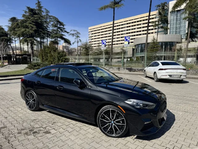 BMW i xDrive 4dr All-Wheel Drive A — миниатюра 1