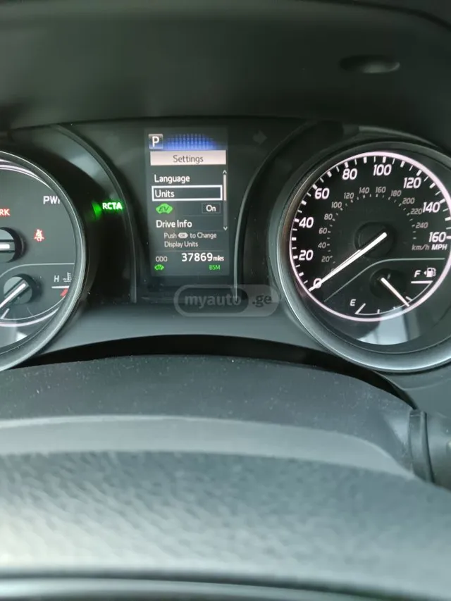 Toyota SE Nightshade 4dr Front-Wheel — миниатюра 1