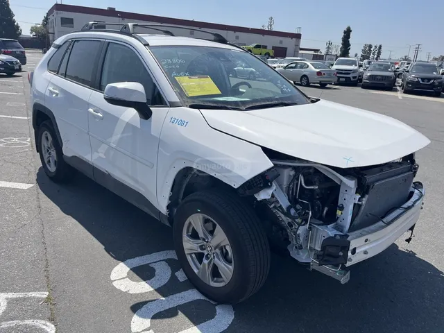 Toyota XLE 4dr All-Wheel Drive Automa — миниатюра 1