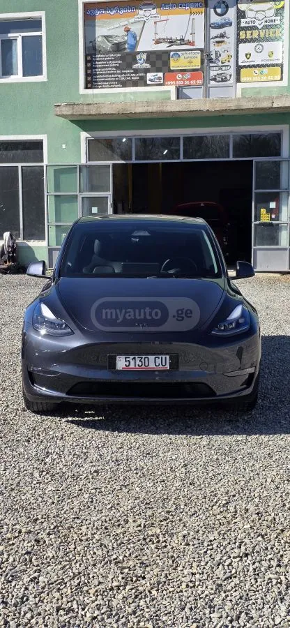 Tesla Dual Motor Long Range black ed