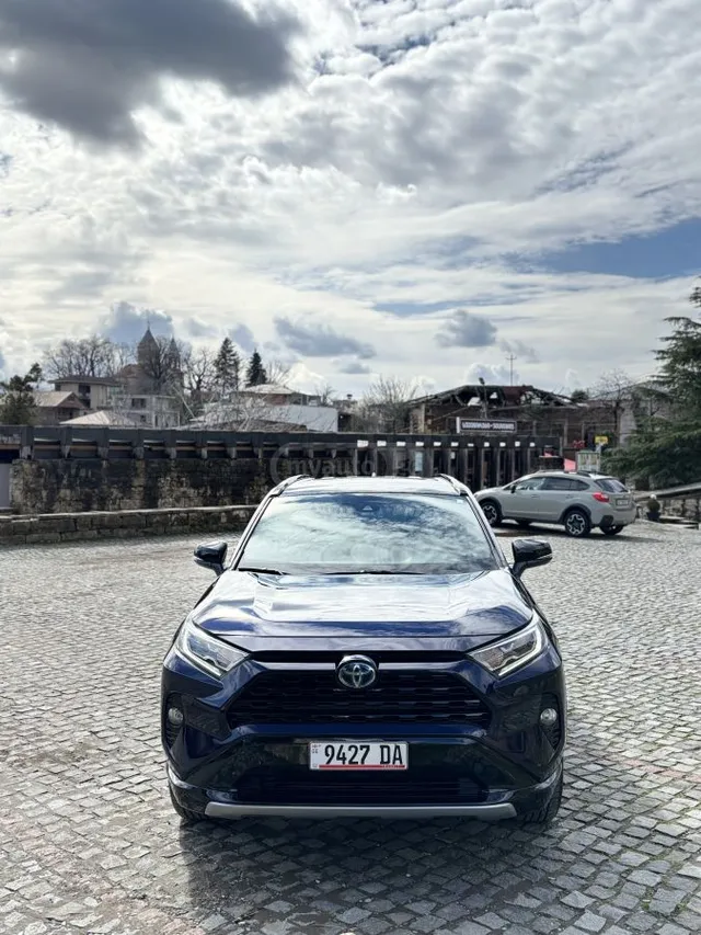 Toyota XSE 4dr All-Wheel Drive CVT — миниатюра 1