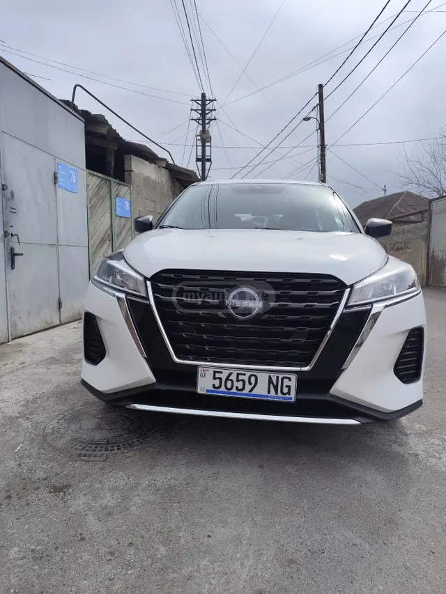 Nissan S 4dr Front-Wheel Drive CVT — миниатюра 1