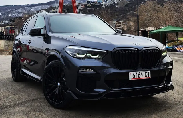 BMW xDrive40i 4dr All-Wheel Drive — миниатюра 1