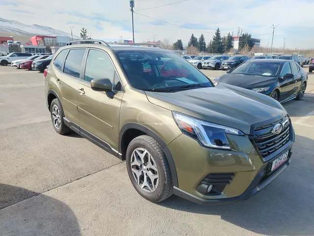 Subaru Premium 4dr All-Wheel Drive CV — миниатюра 1