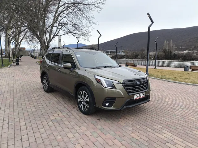 Subaru Limited 4dr All-Wheel Drive CV — миниатюра 1