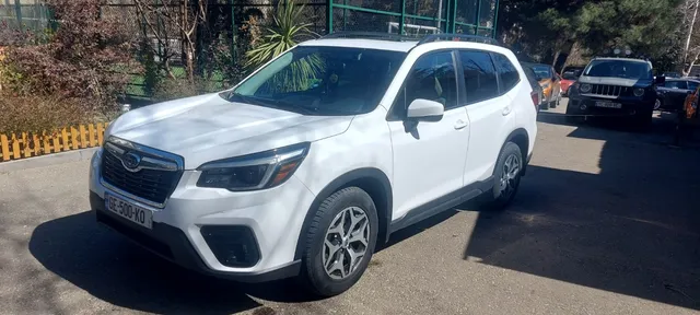 Subaru Premium 4dr All-Wheel Drive CV — миниатюра 1