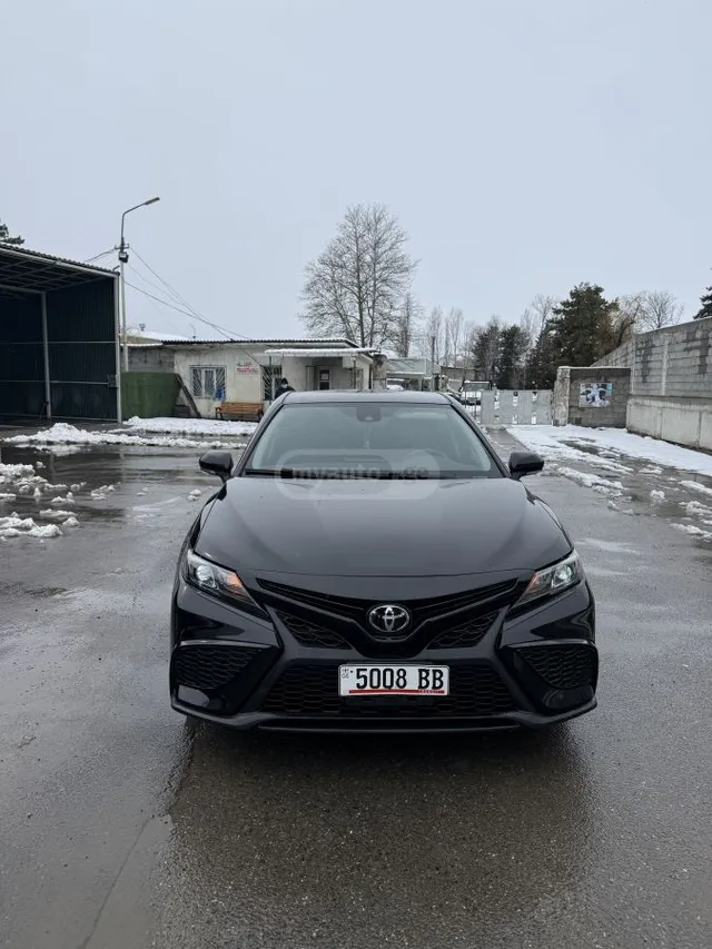 Toyota SE 4dr Front-Wheel Drive Sedan — миниатюра 1