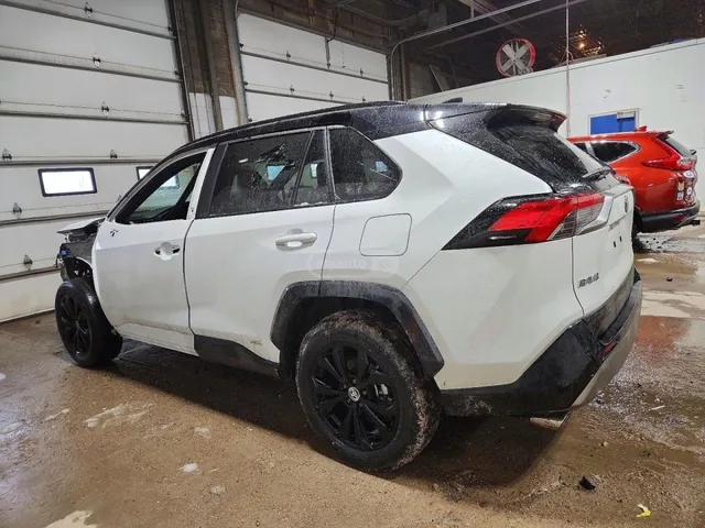 Toyota XSE 4dr All-Wheel Drive CVT — миниатюра 1