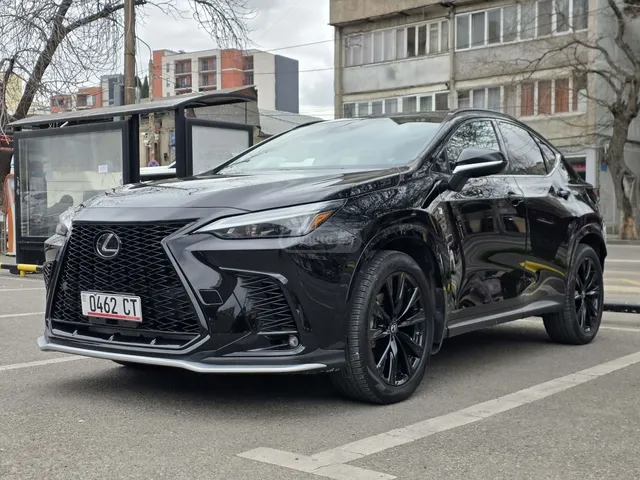 Lexus F SPORT Handling 4dr All-Wheel — миниатюра 1