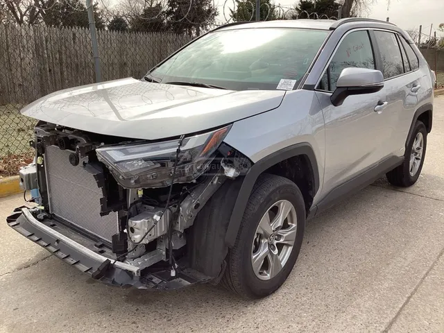 Toyota XLE 4dr All Wheel Drive Automa — миниатюра 1