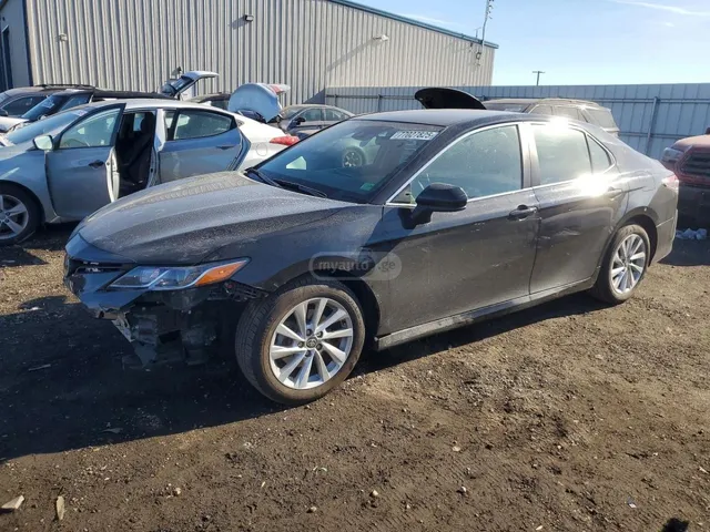 Toyota LE 4dr Front-Wheel Drive Sedan — миниатюра 1