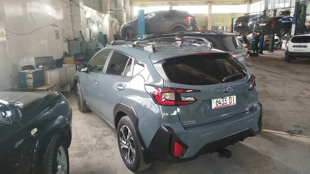 Subaru Premium 4dr All Wheel Drive CV — миниатюра 1