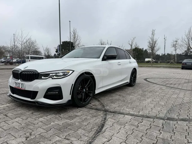 BMW Base 4dr Rear-Wheel Drive Seda — миниатюра 1