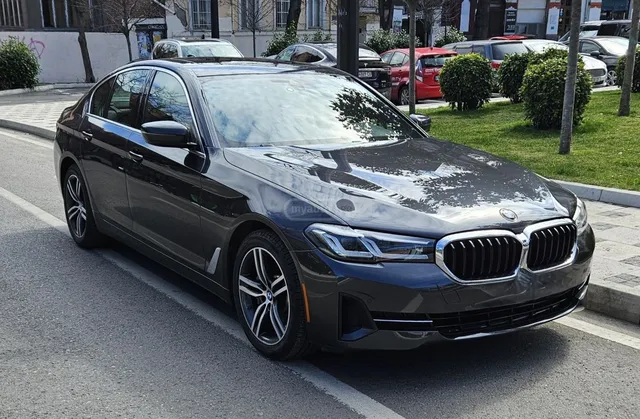 BMW xDrive 4dr All-Wheel Drive Sed — миниатюра 1