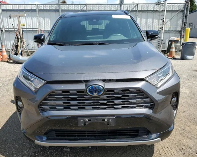 Toyota XSE 4dr All-Wheel Drive CVT — миниатюра 1