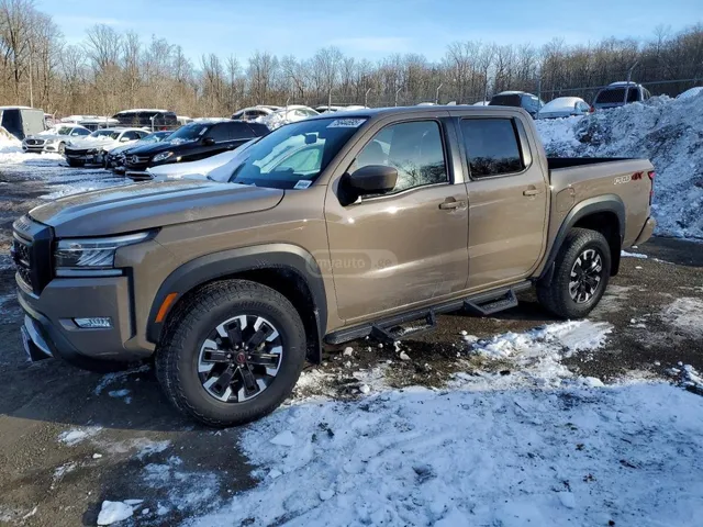 Nissan PRO-4X 4x4 Crew Cab 5 ft. box — миниатюра 1