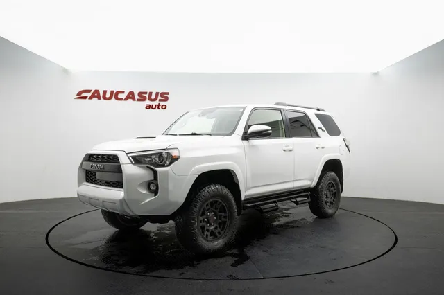 Toyota TRD Off Road Premium 4dr 4x4 A — миниатюра 1