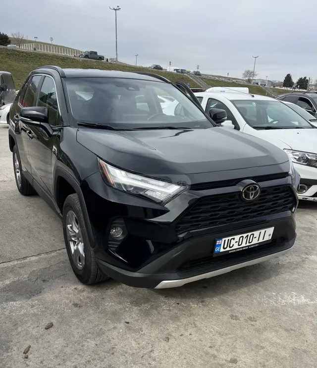 Toyota XLE 4x4 — миниатюра 1