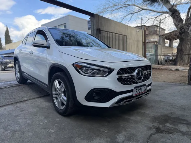 Mercedes-Benz Base GLA 250 4dr All-Wheel Dri — миниатюра 1