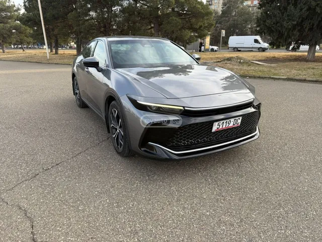 Toyota XLE 4dr Sedan CVT — миниатюра 1