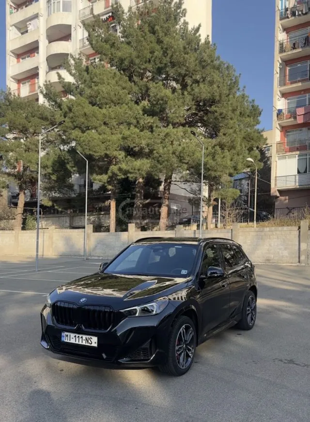 BMW Ixdrive28 — миниатюра 1