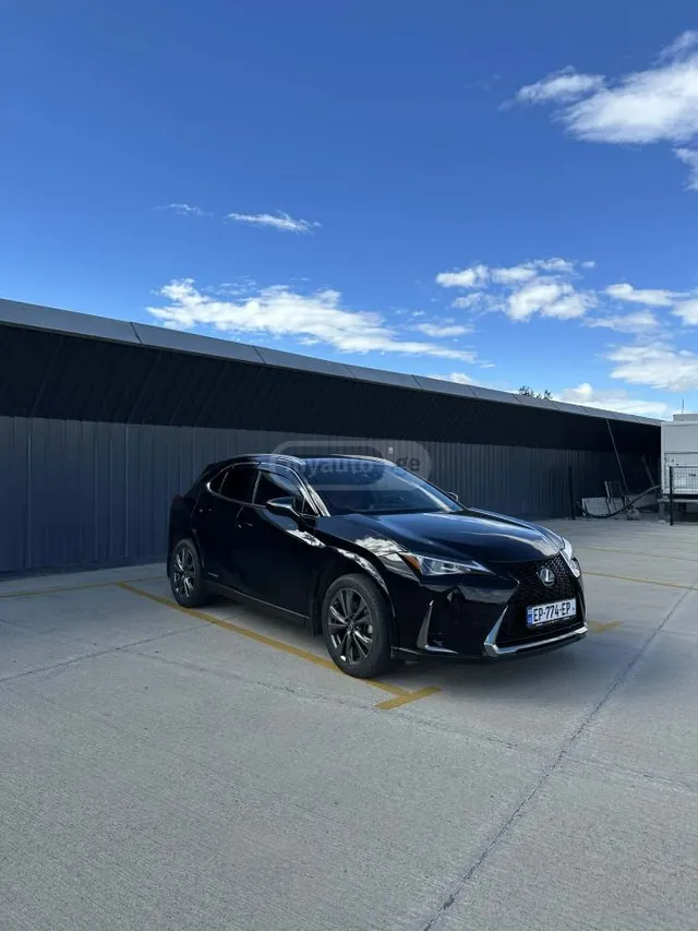 Lexus F SPORT 4dr All-Wheel Drive CV — миниатюра 1