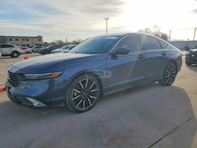 Honda Touring 4dr Sedan CVT — миниатюра 1